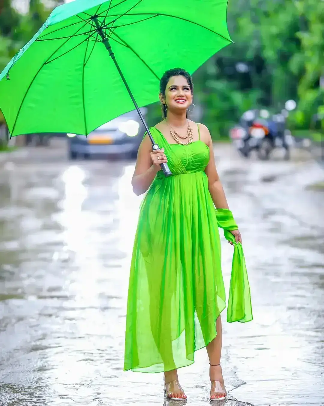 Indian Actress Ariyana Glory In Sleeveless Green Dress